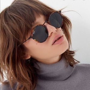Ray Ban Round Fleck Sunglasses